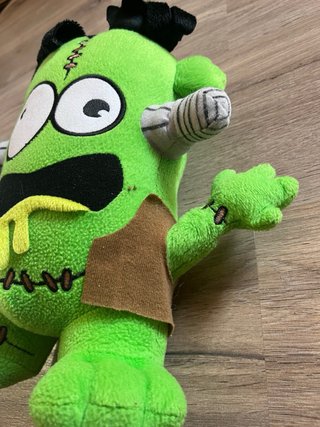 Peluche Monstruo Verde Halloween
