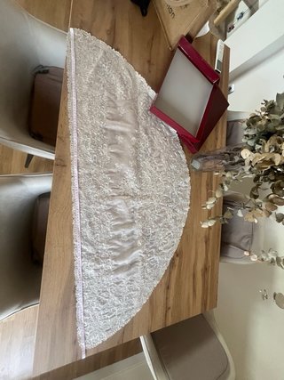 Mantilla Fallera Media Luna Blanca solo un uso