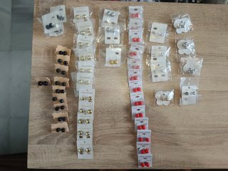 Lote de 48 Pares de Pendientes Nuevos / Bisutería