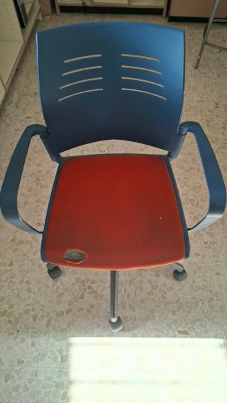 Sillas de oficina elevables (2 unidades)