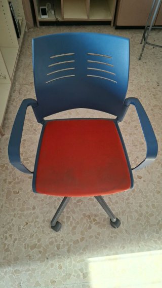 Sillas de oficina elevables (2 unidades)