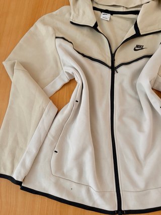 Chaqueta Nike Beige y Negra Original