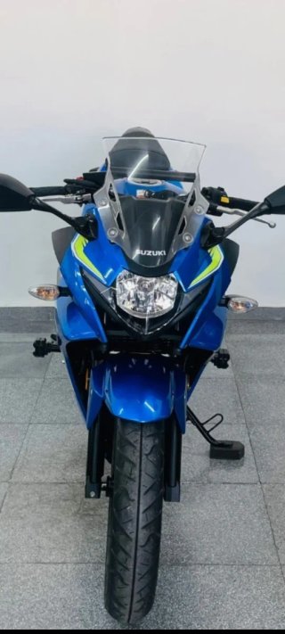 Suzuki GSX-R 250 Azul y Blanca
