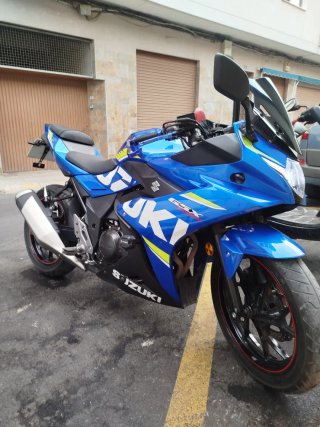 Suzuki GSX-R 250 Azul y Blanca