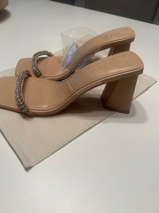 Sandalias Zara Beige con Brillantes