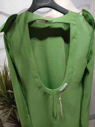 Vestido Mango verde espalda descubierta