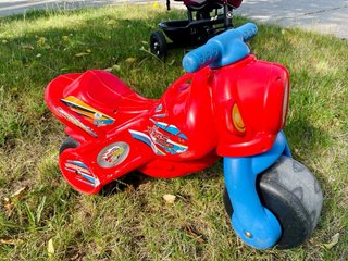 Moto correpasillos infantil roja