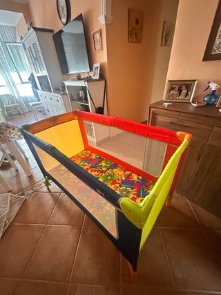 Cuna de viaje plegable