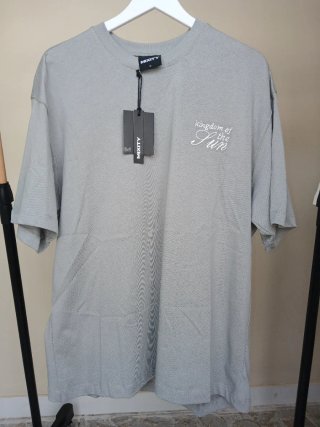 Camiseta MIXITY gris con flores