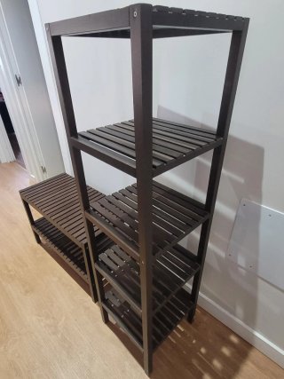 Estantería y banco de madera