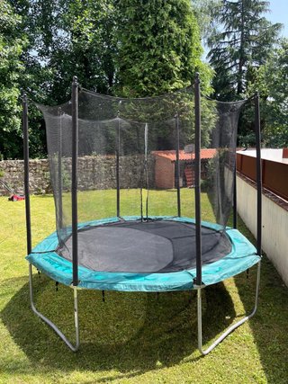 Trampolín con red de seguridad