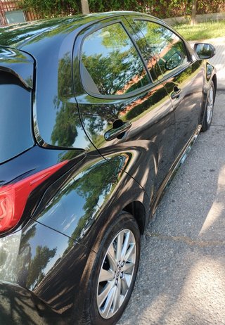 Toyota Yaris Hibrido 2023
