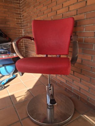 Silla de Peluquería Roja y Cromada
