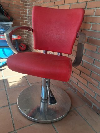 Silla de Peluquería Roja y Cromada