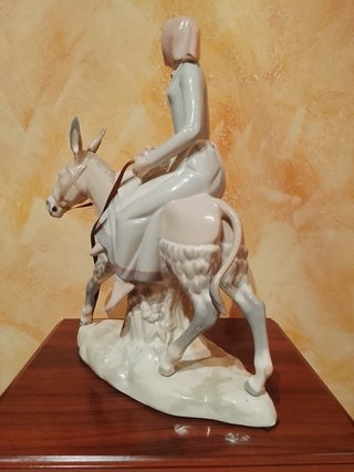 Tang Lladró Peasant Woman on a Donkey.  Campesina