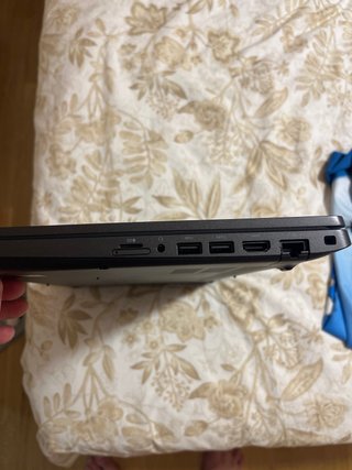 Portátil Dell Latitude 5501 con Windows 11 e batteria nuova