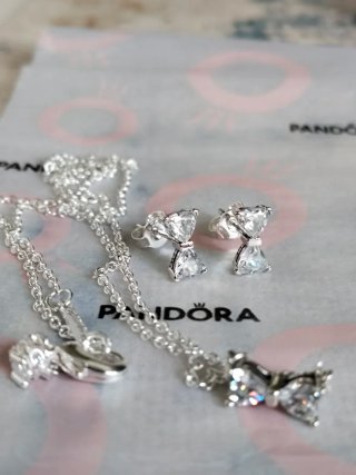 Conjunto Pandora Collar y Pendientes