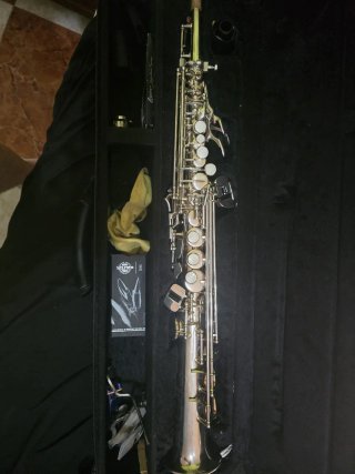 Saxofón soprano YSS-475 plateado