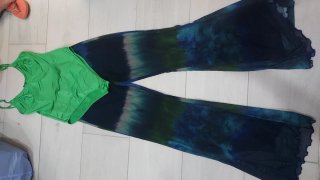 Conjunto top verde y pantalón estampado
