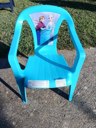 Silla infantil Frozen azul.