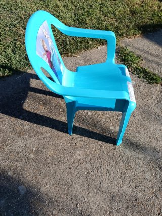 Silla infantil Frozen azul.