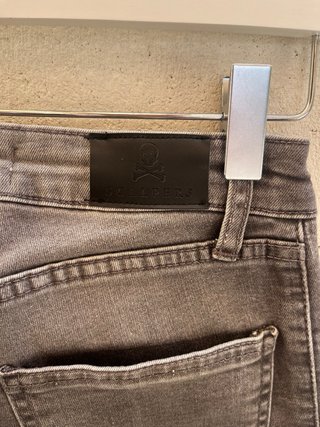Pantalón Scalpers gris