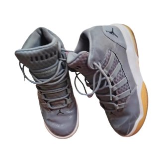 Zapatillas Jordan Max Aura Gris Metalizadas 39