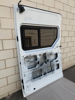 PUERTA CORREDERA DERECHA RENAULT MASTER 3 VENTANA