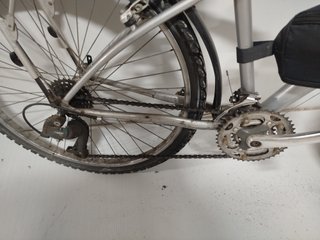 Bicicleta Eléctrica con Motor en Rueda
