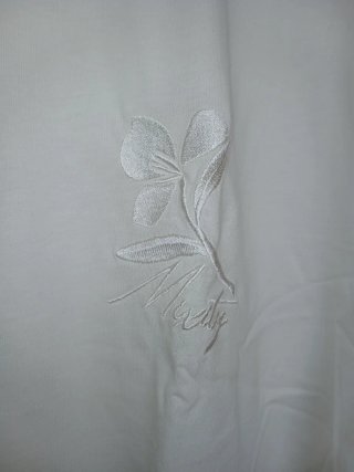 Camiseta Blanca con Estampado Floral