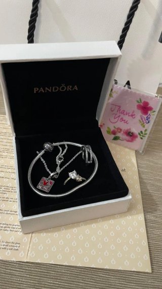 Collar pulsera y anillos Pandora