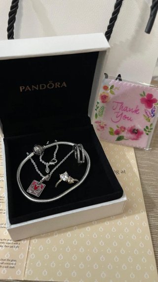 Collar pulsera y anillos Pandora