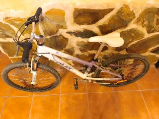 Bicicletas 24 pulgadas,(80€ las dos).