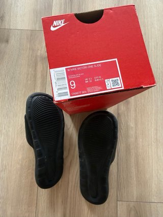 Chanclas Nike Victori Negras