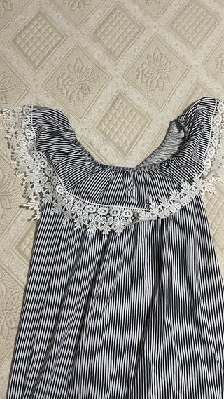 Vestido de rayas blanco y azul