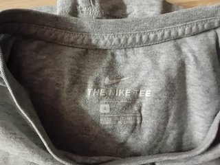 Camiseta Nike gris manga corta