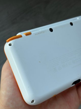 Nintendo 2DS XL Bianco e Arancione