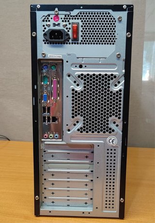 PC Sobremesa Negro