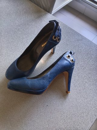 Zapatos de tacón azul mujer