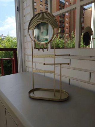 Organizador de joyas dorado