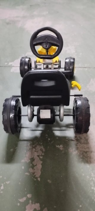 Kart de pedales amarillo