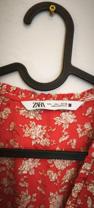 Vestido Zara floral rojo talla large
