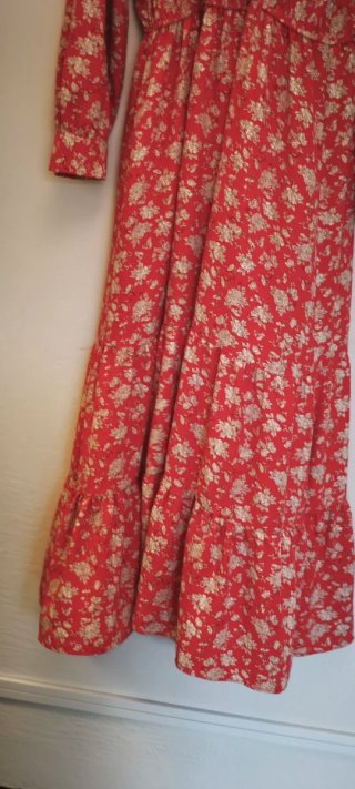 Vestido Zara floral rojo talla large
