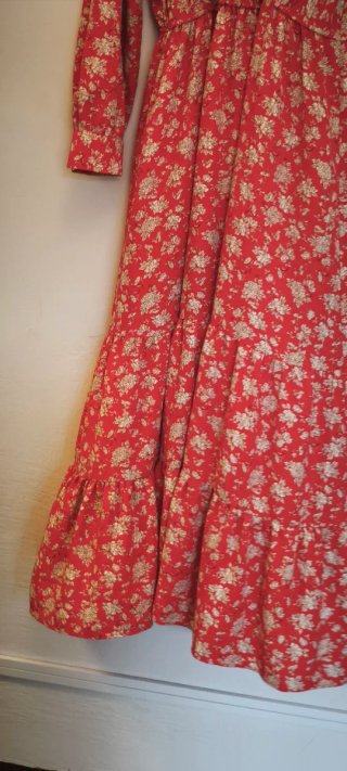 Vestido Zara floral rojo talla large