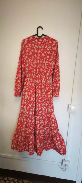 Vestido Zara floral rojo talla large