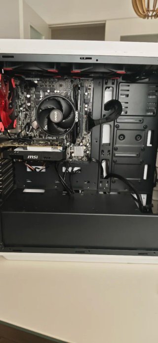 Pc gaming o escritorio WINDOWS11 con cajas