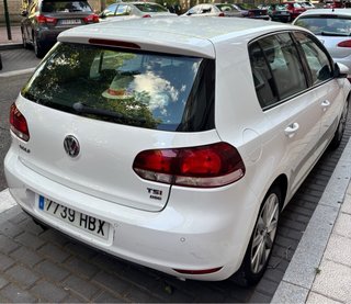 Voslkwagen Golf  2012