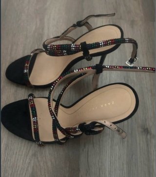 Sandalias Zara. Talla 37. 10 cms de tacón