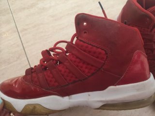 Nike Jordan 11 Rojo