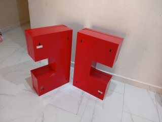 Estantería moderna roja